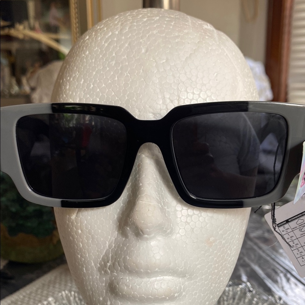 DAZEY SHADES Black and Gray Sunglasses!